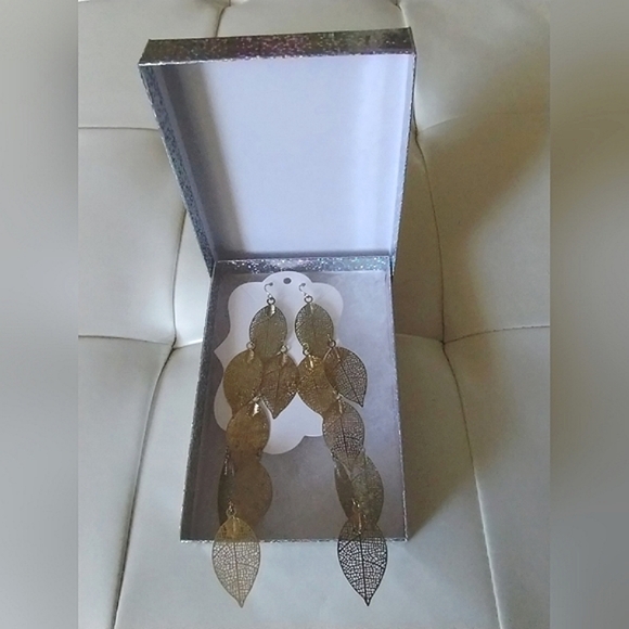 New Tiered Long Leaf Earrings, Shoulder Duster Style - Picture 9 of 10